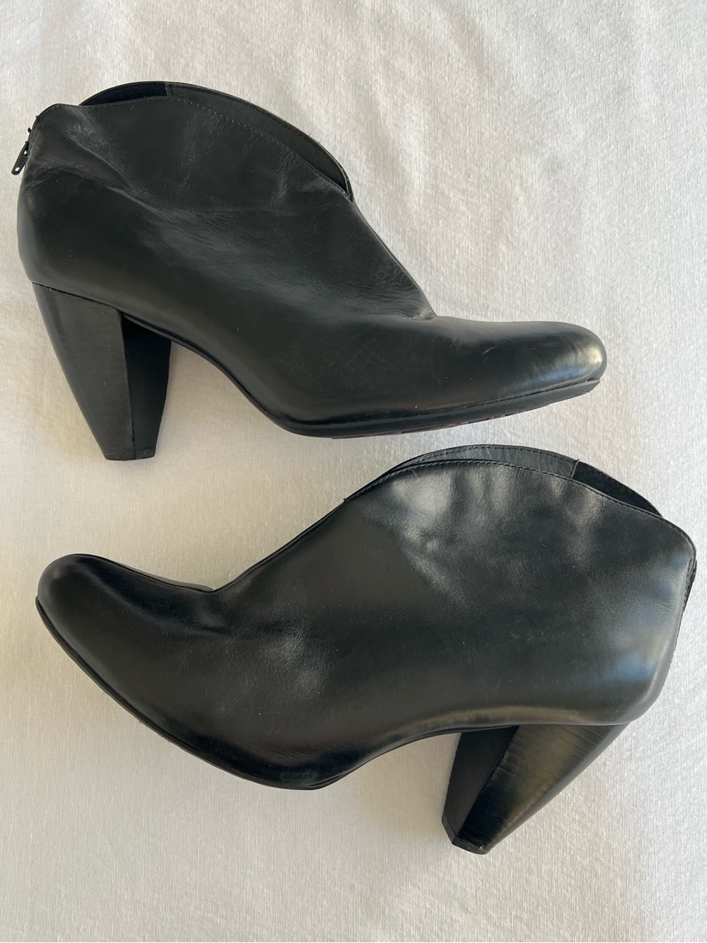 Born black leather ankle boot size 12